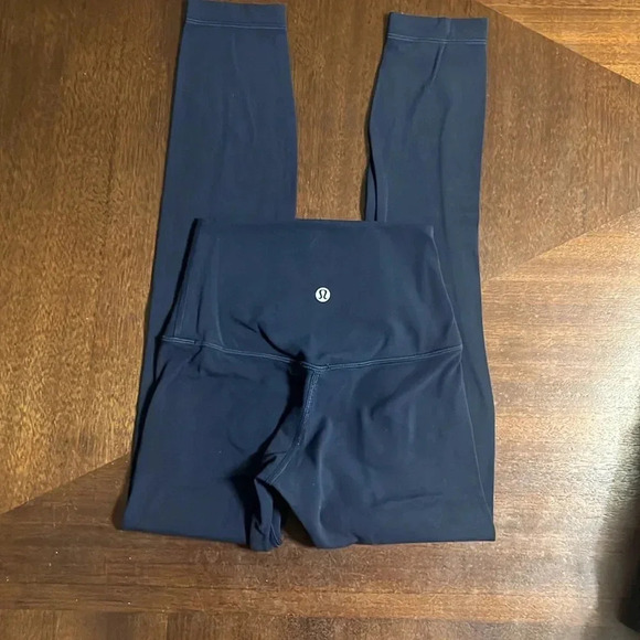 Lululemon legging - Picture 3 of 6